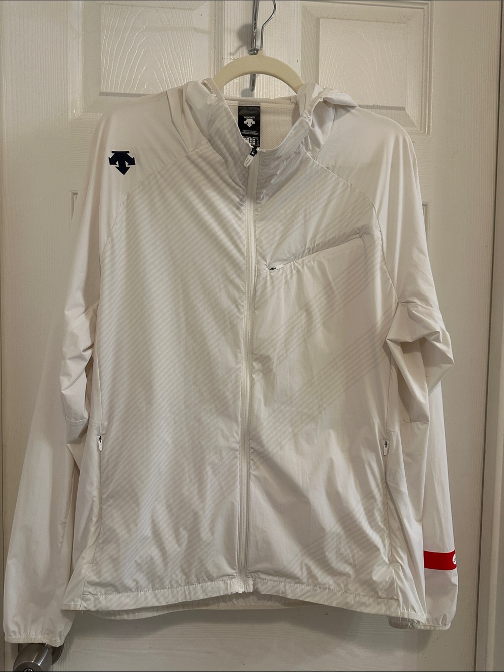 Descente White Hooded Packable Swiss Triathalon Athletic Windbreaker